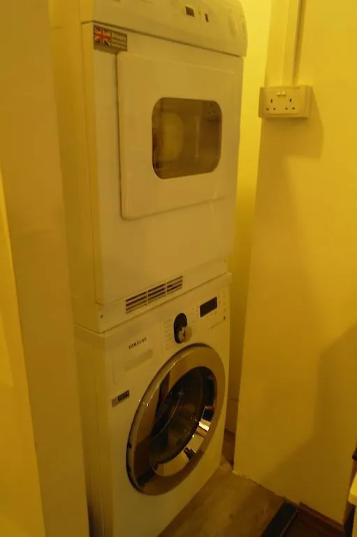 Chic Capsule Otel Singapore 2*,  Singapore